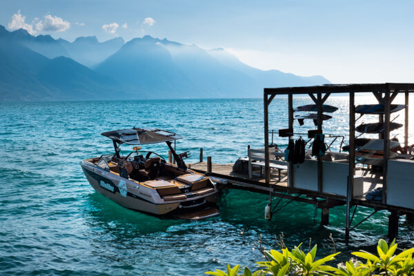 Lac Leman Alpe Montreux riviera boat surf